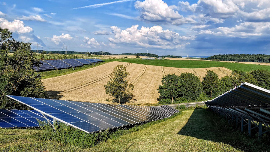 Eine PV-Freiflächenanlage im Bürger-Solarpark Kirchhardt
